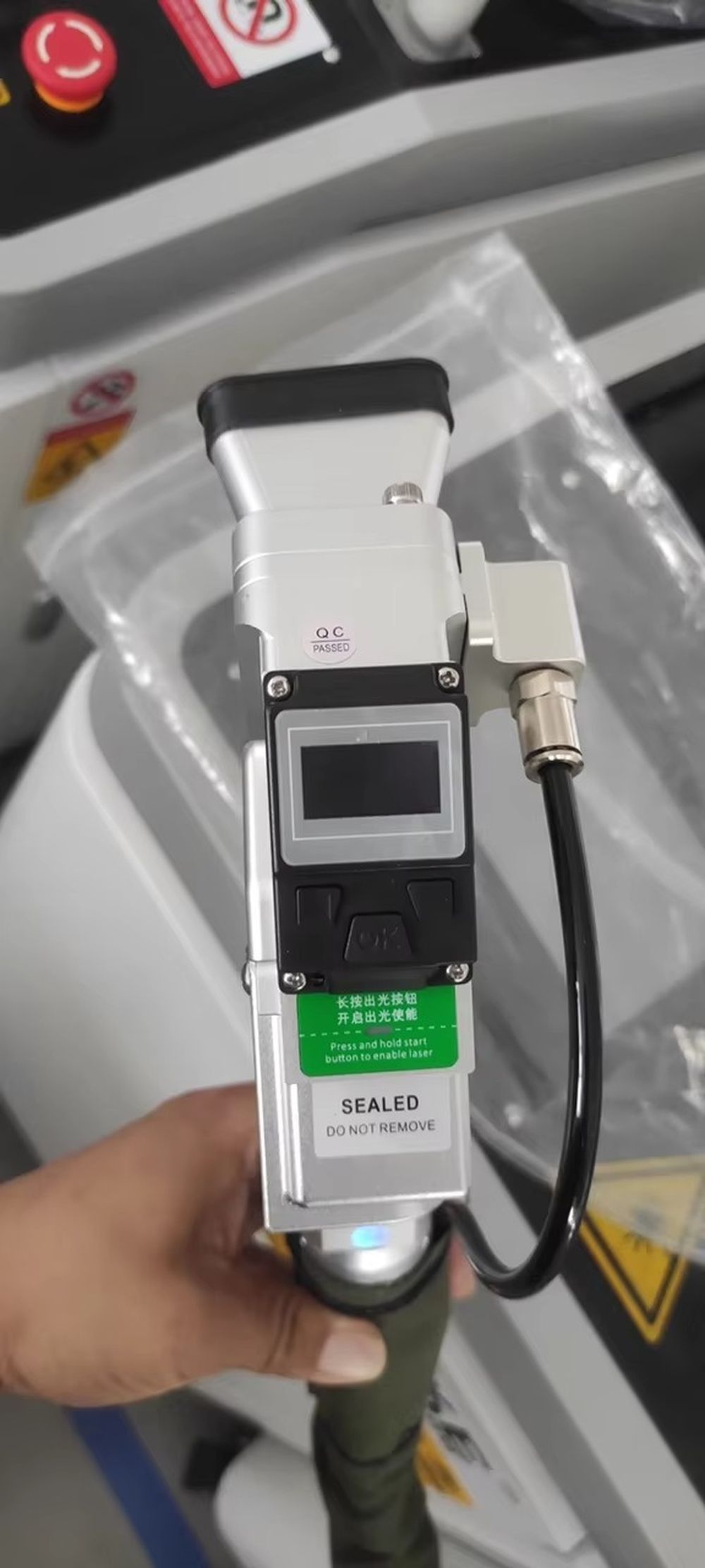 Máquina de Limpeza a Laser de  - Industrial Laser Machine Price avaliação e preço
